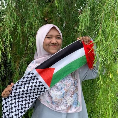 saadahsuhim's profile picture. A girl who think sense and writes a lot