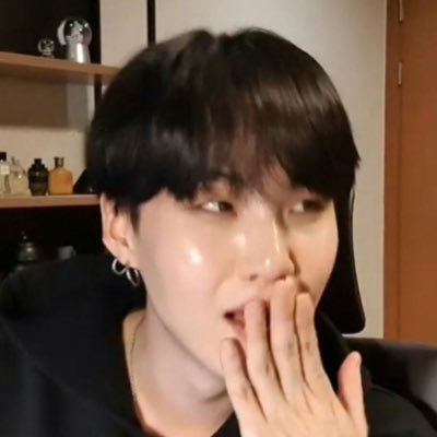 peachesjooniee's profile picture. the fucking catalina wine mixer | she/her