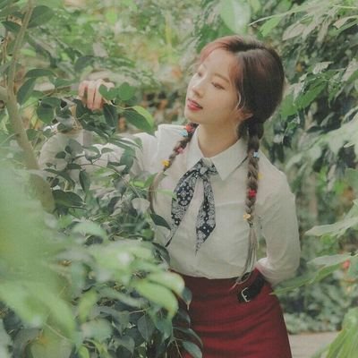 @honoka_tedongi9 همون.
she/ her.👩 ✨ESFP✨.
🍭once🍭