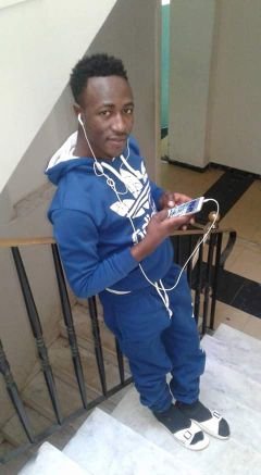 MoussaK12251790's profile picture. je suis étudiant et support