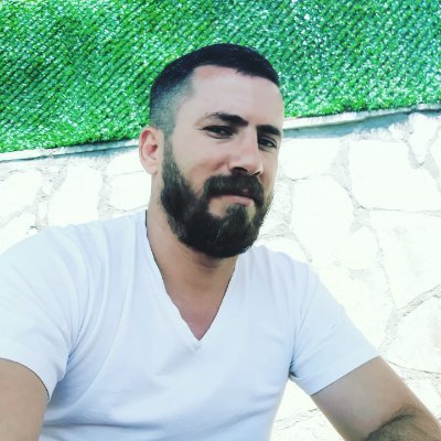 VolkanKaradmn's profile picture. Futbolsever, eski basın personeli, daimi gazeteci.