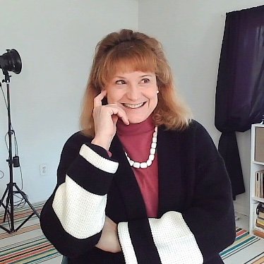 Ellen Rooney, PhD
CSU Film School and Odyssey Film Camps & Workshops
Online Superprof com 
MEMORY ACTING TECHNIQUE WORKBOOK Available Amazon