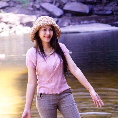 Newvers54052110's profile picture. 