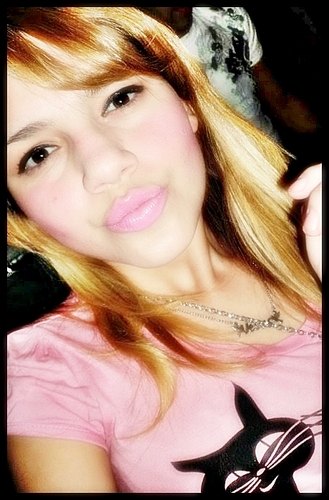 Tumblr :http://t.co/jJ9UWGq7D1

Sou simplesmente alguém que confie em Deus mais do que nunca !
Imensuravel amor , indescrivel Senhor . Jesus Cristo