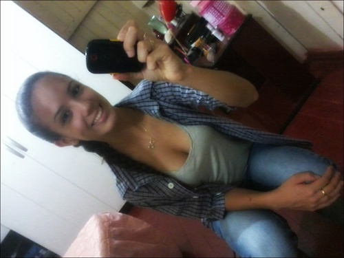 kaly_mattos's profile picture. Não vá acreditar, não, em tudo que lhe falam por aí, pois a mentira um dia ela pode lhe ferir.