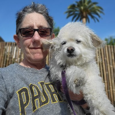 Bleeding heart Libral & lover of Social Justice!  Love my family & my doggie . Active granny that plays softball, bikes & boogie boards.  Go Padres! Go Aztecs!