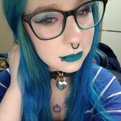 Video games, ffxiv, league, bit of destiny 2
https://t.co/4m9jKQMm3p, watch me play games and chat!