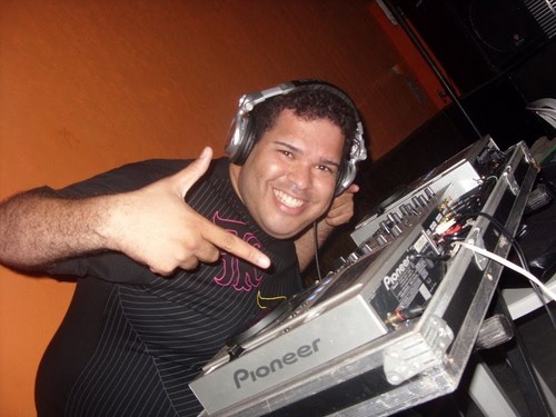 Eu sou o Dj Andy Farias, amo Música eletrônica adoro os ritmos Tribais
'' THE ULTIMATE TRIBAL HOUSE''