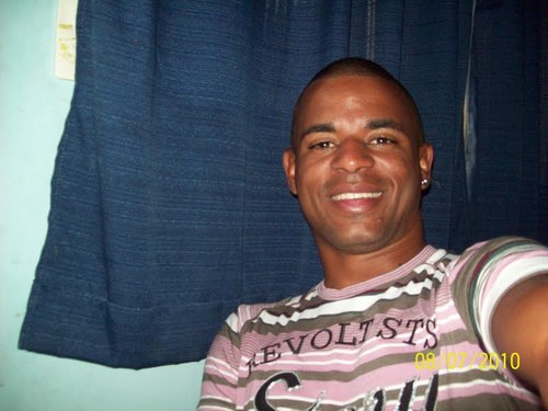 sou uma pessoa muito amado pela minha esposa estou aki a procura de novas amizades gostosa e sinceras bjs !!!!!!!!!!!!!!!!!!!!