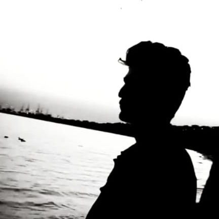 كاتب روايات - مهتم بالكتابه والحكم العامه .✒ ًًًكًُن لِنفسِك كُن لِذاتِك