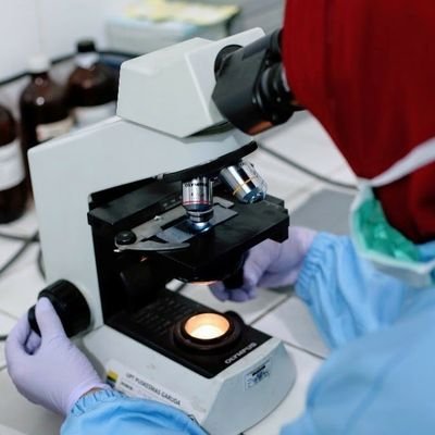 AndleebaJ's profile picture. 🌡🧬🧪🧫💉🔬