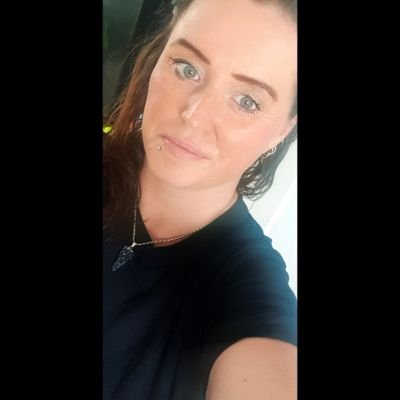 hellsbells2406's profile picture. Books & house plant addict📚🌵 🗯Finding my zen in the chaos.