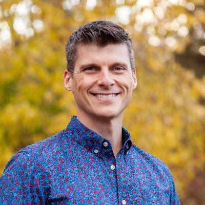 Freelance developer, founder of Ellis Cloud Consulting, 5x AWS Certified, AWS Community Builder, professional geek