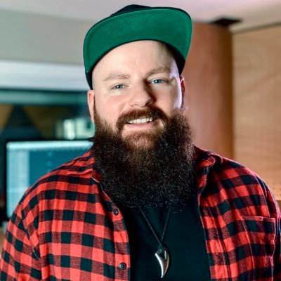 Marcel Jaquemond is guitar & bass player, singer, songwriter and is now going full time in the studio engineering, producing, mixing and mastering.