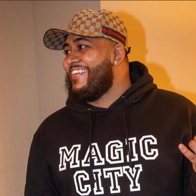 State Farm Agent | Event Curator | Rapper | Host | Talent Manager | SneakerHead | WWE Enthusiast #MizzouAlum #HostedByJoeyCash https://t.co/cQdphdT1TN