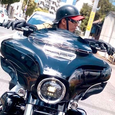 ハーレーのストリートグライド(2015 FLHXS)乗ってます♪( ´▽`) 平日は仕事で西日本のあちこちをウロウロ(`_´)ゞ 休日はハーレーでウロウロ(^ω^)行ったトコで見たものや思いついたことを適当にツイートしてます( ̄ェ ̄)