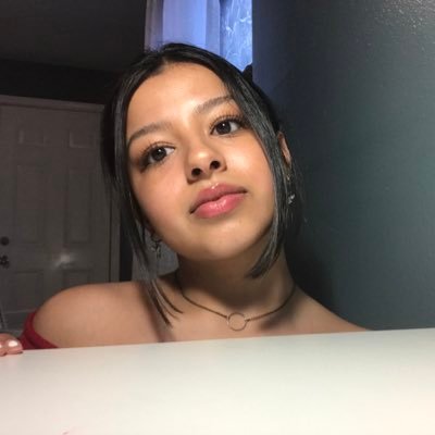 CatherinePernu1's profile picture. ||MCHS 21||                                                      18        #LLS ❤️