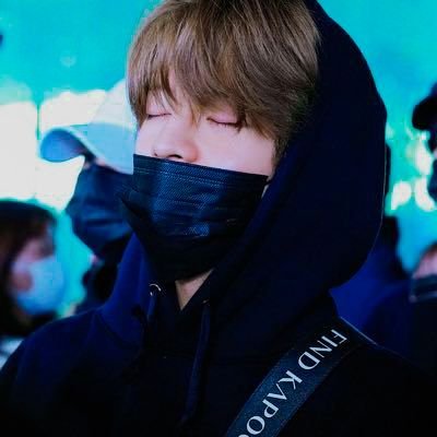 #SEUNGMIN: Seungmin in the building? No! Seungmin in the bird app!