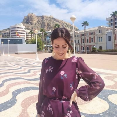 anefurstin's profile picture. May the odds be ever in your favour.

Profe✌️