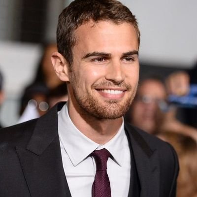 Enjoy a new picture of Theo James, every day.
Discover other social medias dedicated to Theo James ⬇️