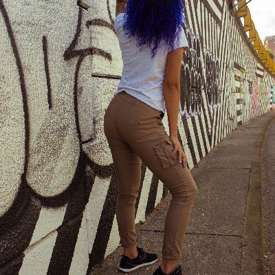 Sarachris1105's profile picture. hello word