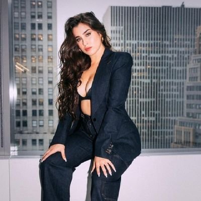 AnaKali12's profile picture. kiss me are you sorry?