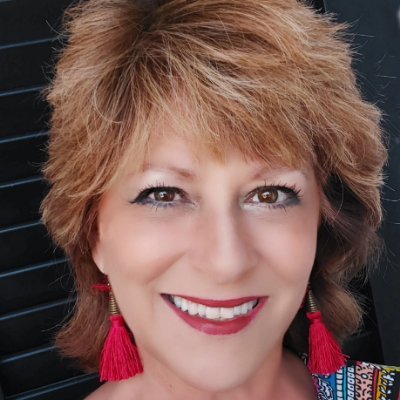 Extraordinary Photography 📷 ~ Speaker & Influencer ~ Animal Advocate ~ Butterfly Enthusiast ~ Empath 💞