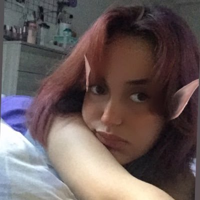 edalyeska's profile picture. alyeska yani kıyıya vuran dalga demek 😌