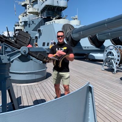 TheChrisCav's profile picture. I'm a fan of just about anything.