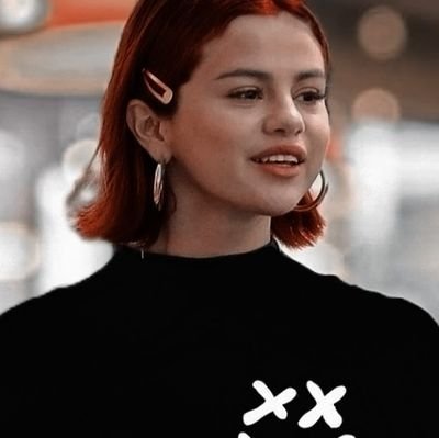 © 𝐃𝐞𝐥𝐚𝐜𝐨𝐮𝐫 ; since 1994. Chef británica nacida bajo el sol de cáncer. Madre de Caleb. Enamorada de las estrellas y la jardinería.