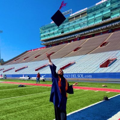 ♍.. U r never fully dressed without a SMILE 🍃| #WildcatForLife 💙❤️