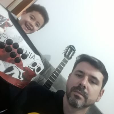 Narrador oficial do TRETA Championship, player de fighting games pretéritos. Criador de paródias e AC/DC maníaco.