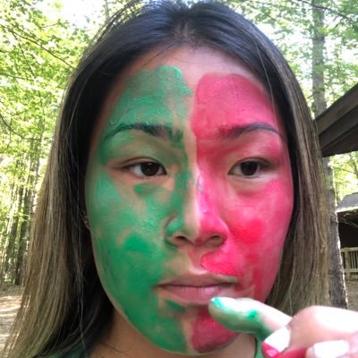lizzymkay's profile picture. can’t spell lizzy without an L