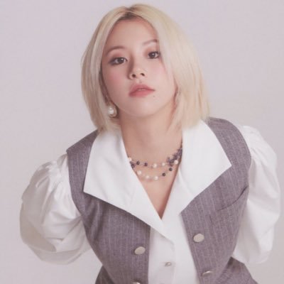 Updates, projects, pics, vids and threads for #TWICE's main rapper #CHAEYOUNG (#채영). || 💌 DMs are open!