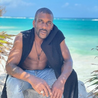 Give me a beat, ill sing you a song - Singer/Songwriter/Producer Record Company founder AOTG Entertainment #NFTMUSIC #Crypto