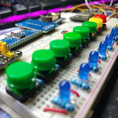 Me gusta experimentar con la programación y el hardware