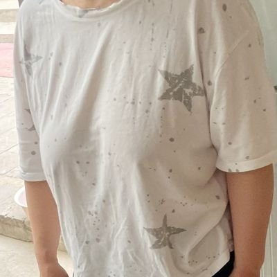 eqqwew001's profile picture. 个人兴趣群  https://t.co/KYavEQiMhC