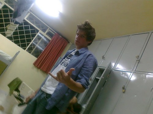 Técnico em Agropecuária, Solteiro, Gremista, 17 anos, Xavantinense, Internet, Sertanejo Universitario, Pop internacional, Festa, Cerveja.... E claro o futebol..