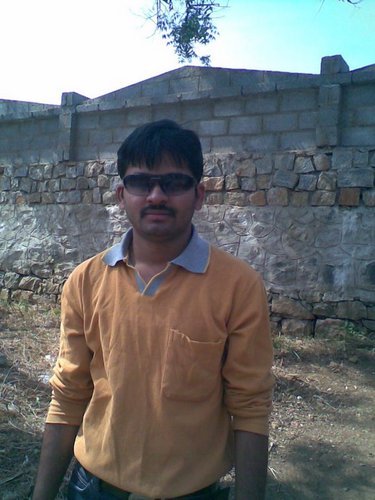Smart Guy from Kovai,Working in MNC,Love to travel,Chatting with friends