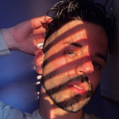 Detroit •Featured Extra in Love The Coopers •Makeup Artist•Co-Founder of https://t.co/4ZN51Kn2SD📩