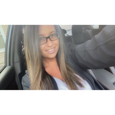 LizHenley3's profile picture. 