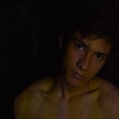 Mexican, twink. Homoerotic photography. Engineer with a camera.
En serio, si me conocen en persona piensen cinco veces si quieren ver el contendio que subo aquí