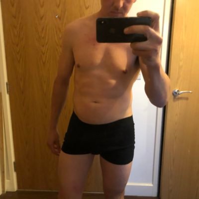 31 male 🇬🇧new account exploring the fun side of twitter NSFW