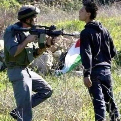 العيد هم من يطلبون الحرير لأكن الفلسطنيين يصنعونها