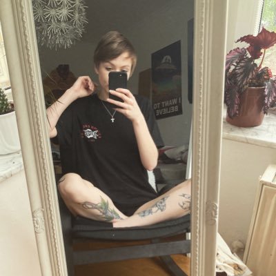 magicmshro0m's profile picture. she/her | mentale Müllhalde
