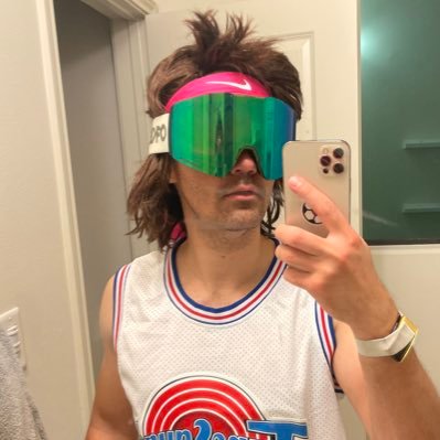 MiddleNameCocky's profile picture. Brogrammer. Drake fangirl. I even lift.