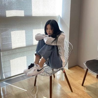 Ahjin_12's profile picture. Hi