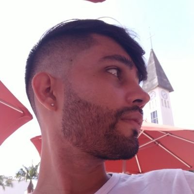 jomecabe's profile picture. Economista
