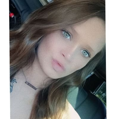 _1Lesster's profile picture. 👻;Leslie_colvin