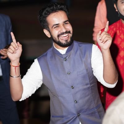 PrathveeSingh's profile picture. 27|
Jaipurite|
Foody|
Wanderer|
Engineer|